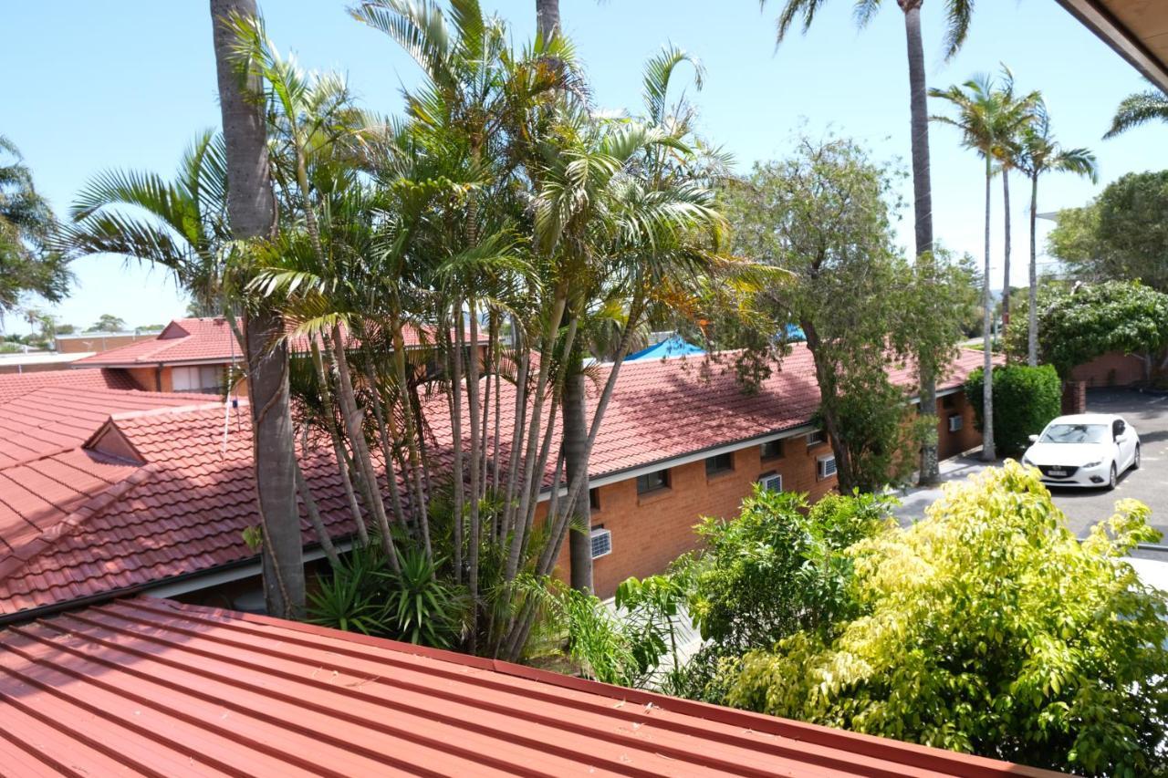 Sapphire Palms Motel Entrance Exterior photo