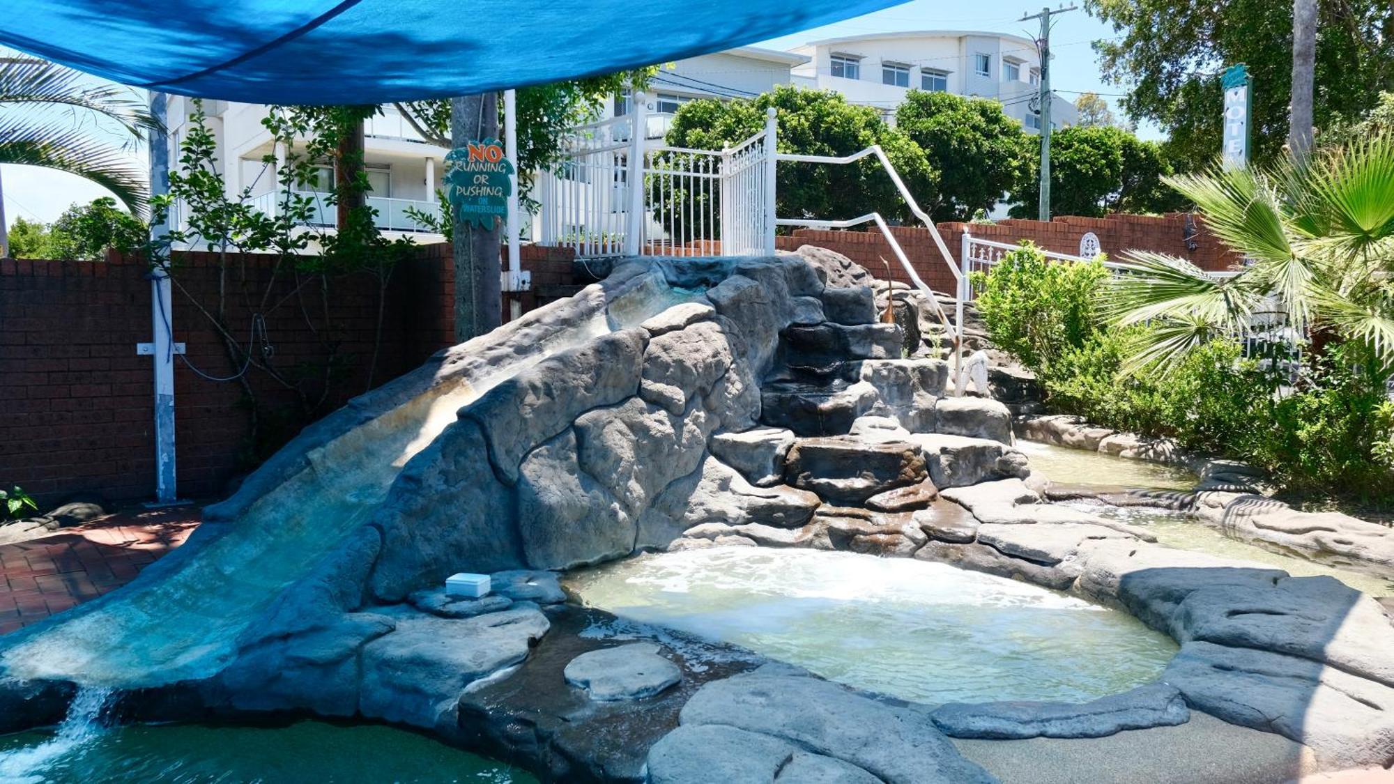 Sapphire Palms Motel Entrance Exterior photo